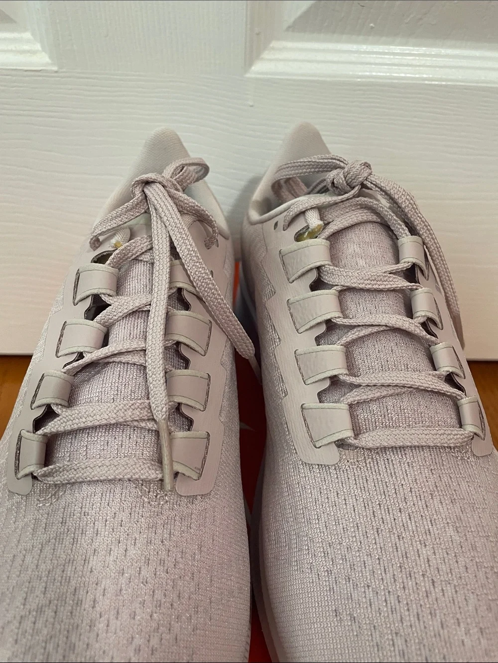 EUC - Nike Air Zoom Pegasus 37 - Champagne